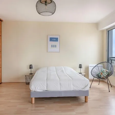 Appartement Tres Bel Avec Vue Sur La A