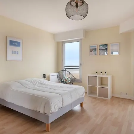 Appartement Tres Bel Avec Vue Sur La A