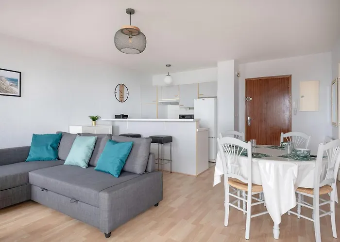 Très Bel Avec Vue Sur à *