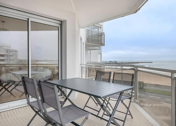 Très Bel Avec Vue Sur à *